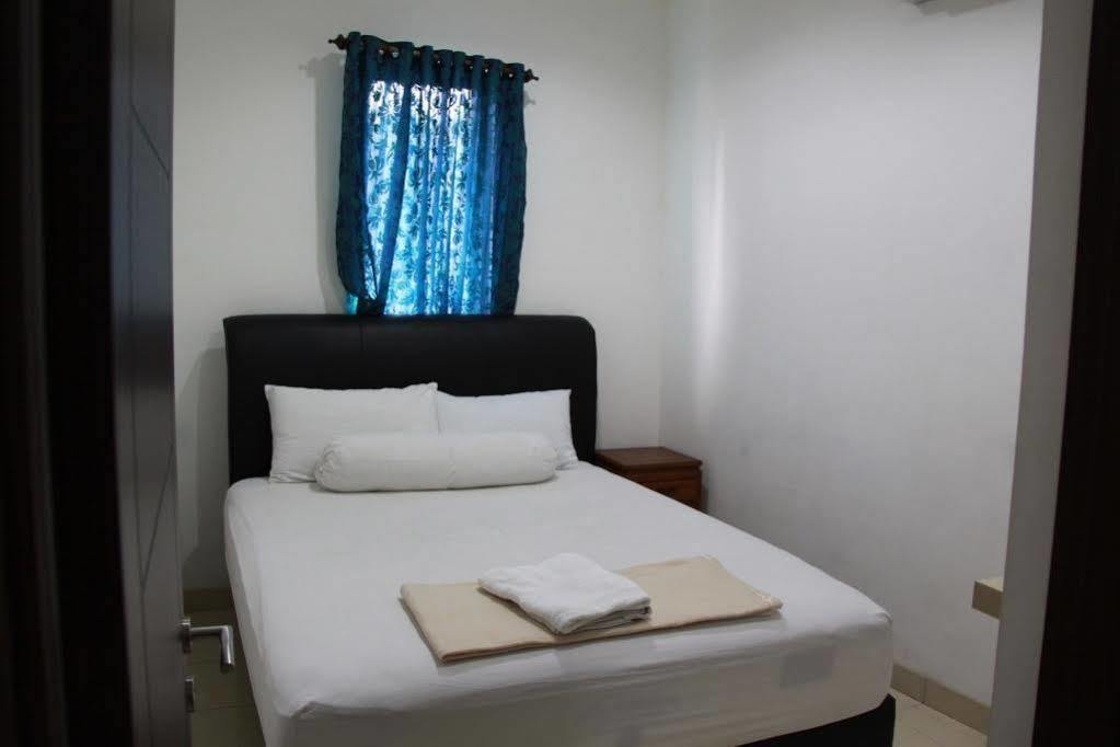 Pondok Malabar Guest House Jakarta Exterior photo